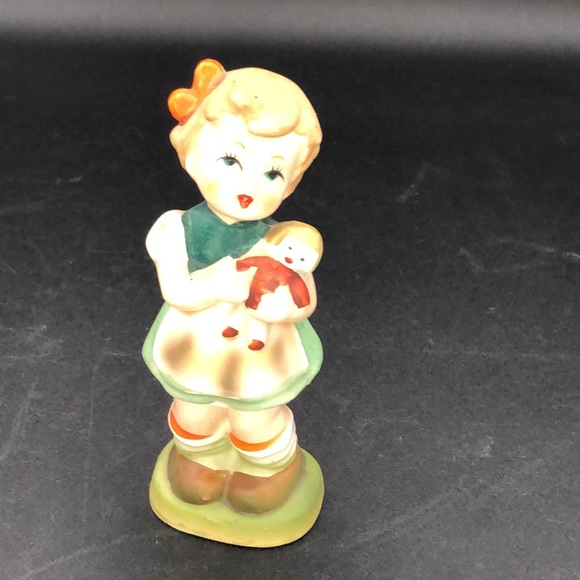 Vintage Napcoware NAPCO Hummel Style Ceramic Girl Figurines C7118. - Picture 3 of 10
